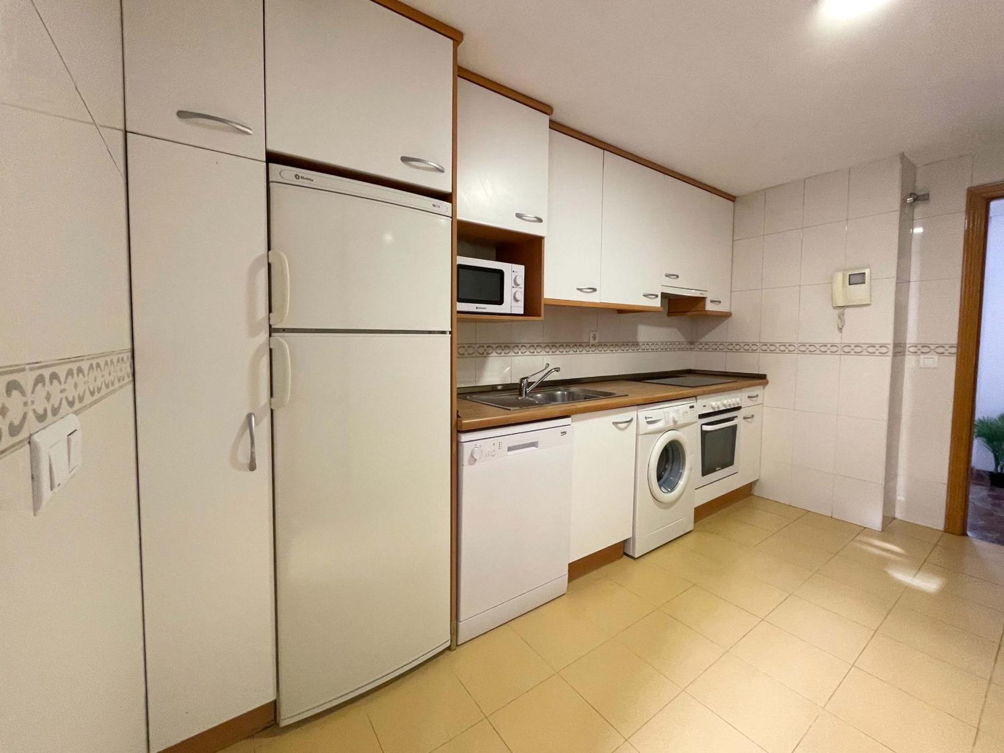 Apartamentos El Pilar Suites 3000 Zaragoza Ngoại thất bức ảnh