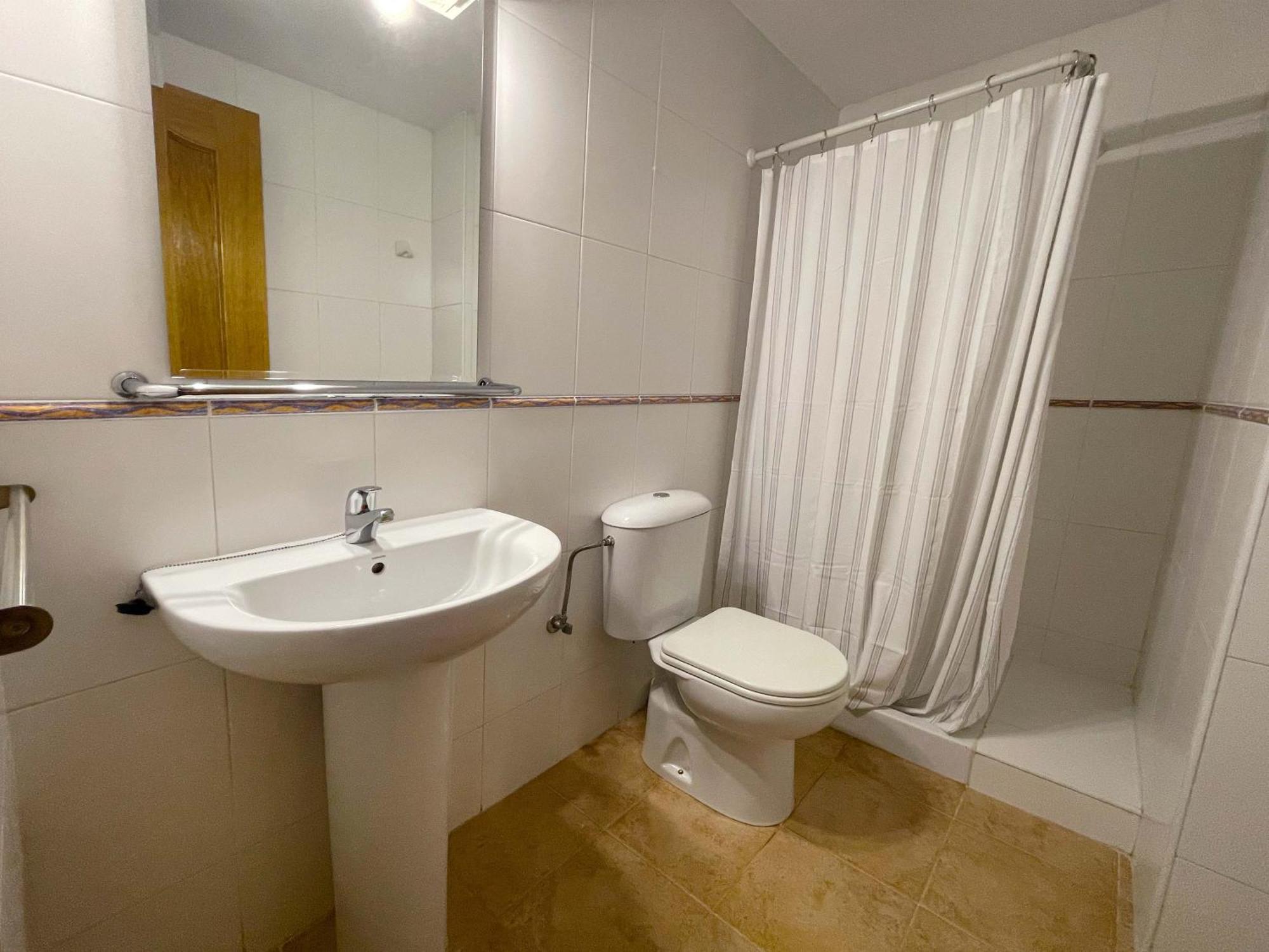 Apartamentos El Pilar Suites 3000 Zaragoza Ngoại thất bức ảnh