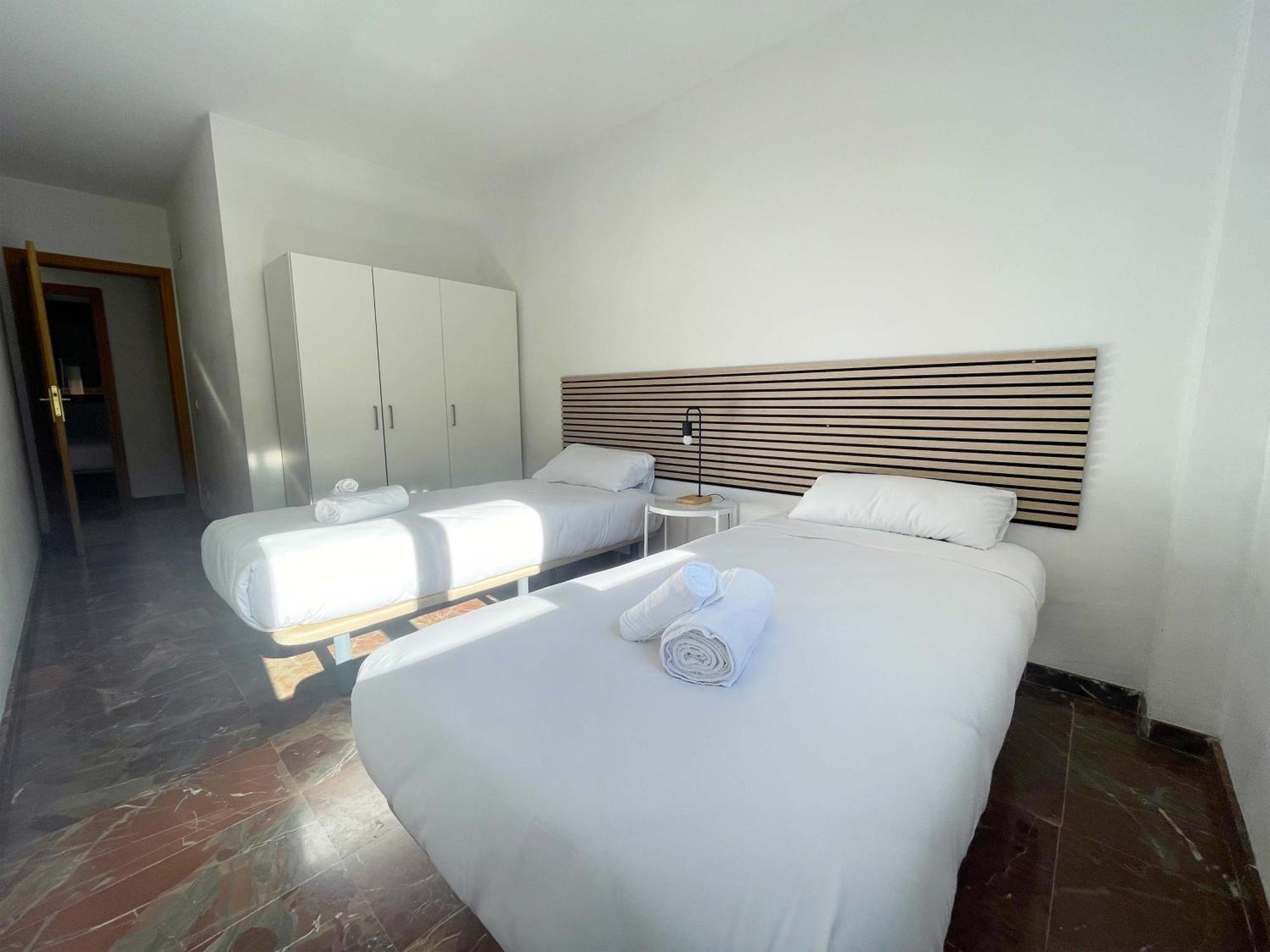 Apartamentos El Pilar Suites 3000 Zaragoza Ngoại thất bức ảnh
