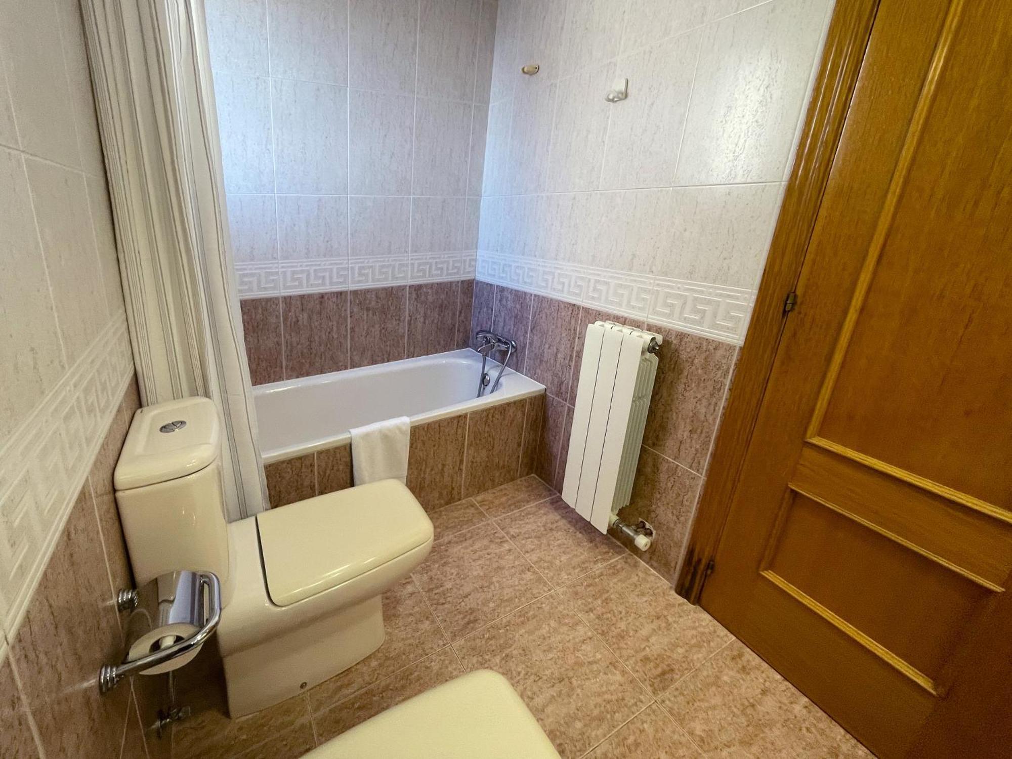 Apartamentos El Pilar Suites 3000 Zaragoza Ngoại thất bức ảnh